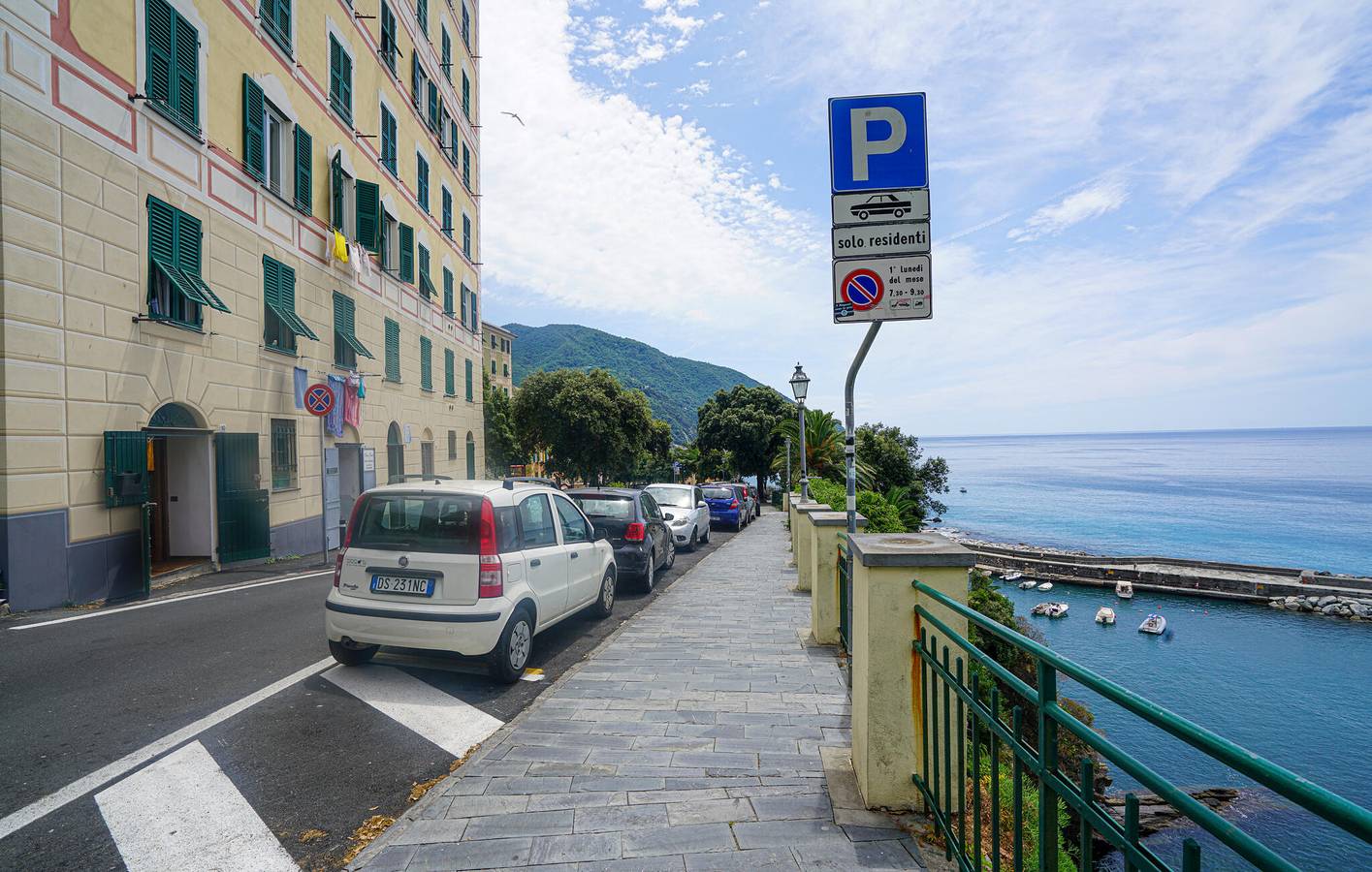 Appartement de vacances entier, Appartement en bord de mer avec climatisation, télévision, cuisine et lits superposés in Camogli, Riviera di Levante