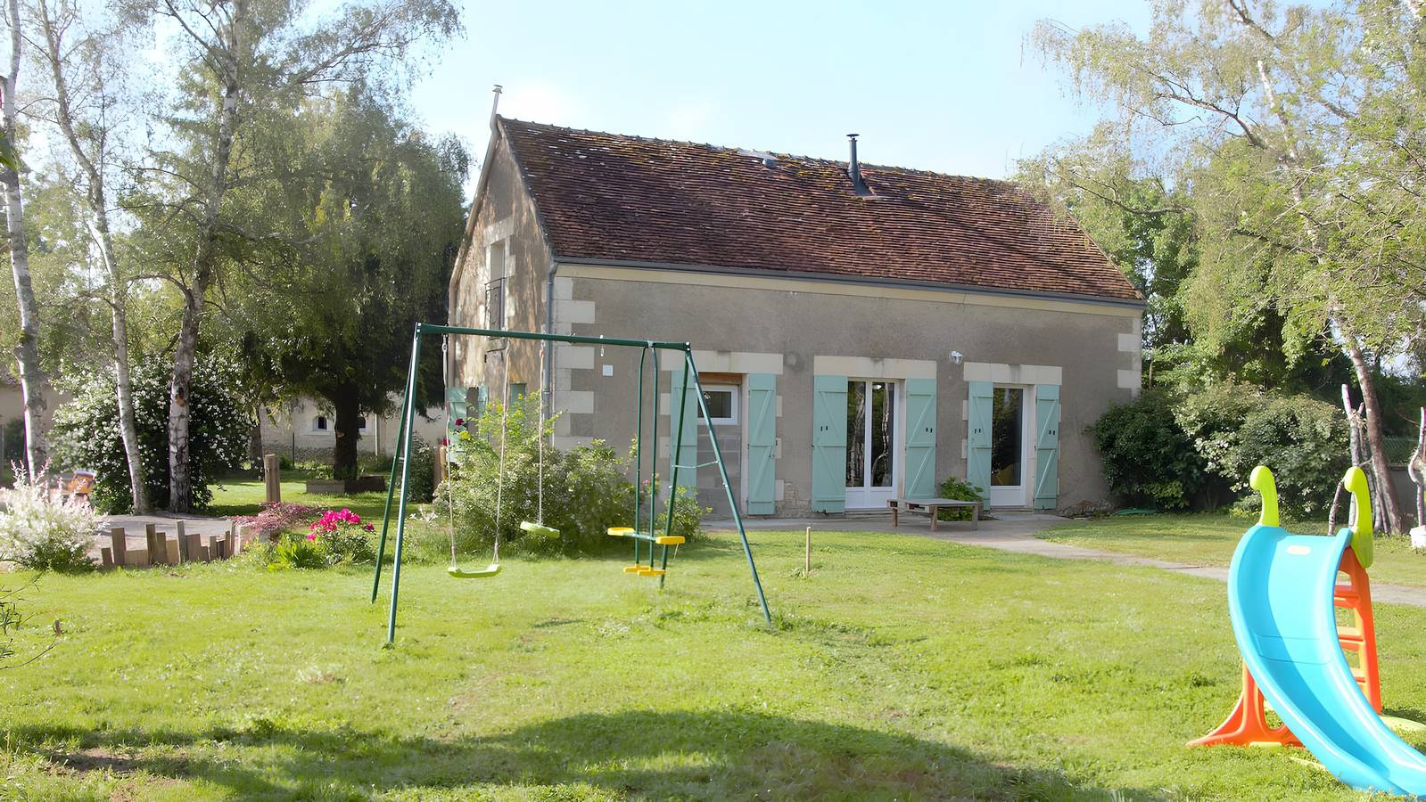 Gîte Hirond'ailes D'ange avec terrasse privée et jardin partagé in Couddes, Sologne