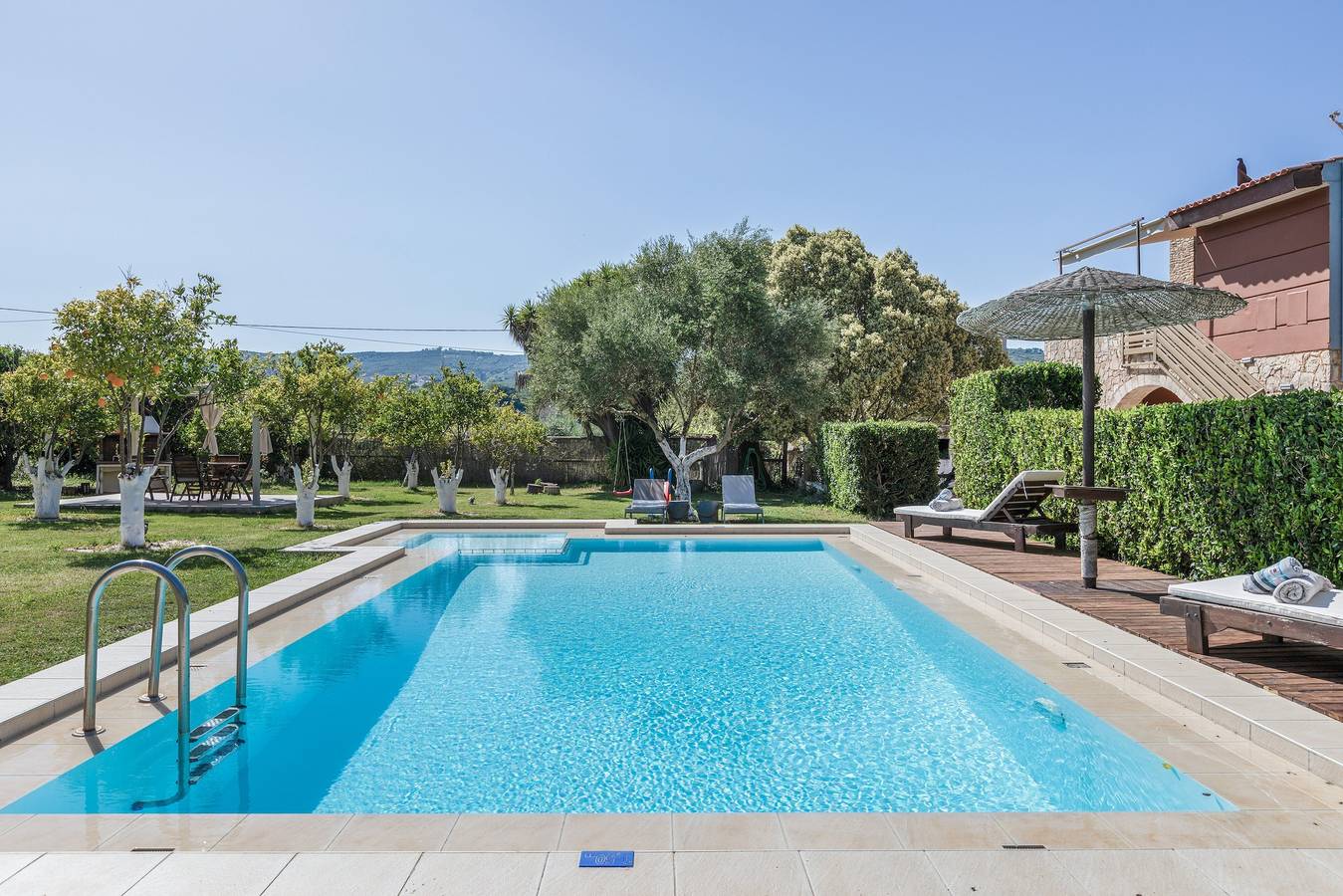 Villa “Neriana - Garden Paradise” with Mountain View, Wi-Fi and Air Conditioning in Neriana, Chaniaregionen