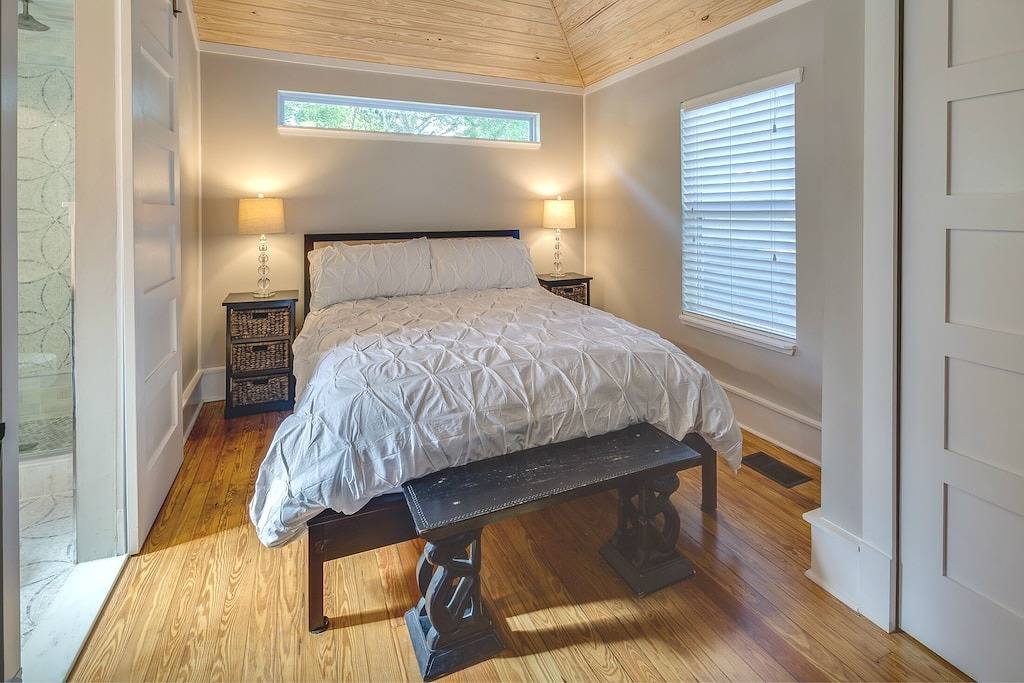 Romantisches Guesthouse - leicht zu Fuß zum historischen St. Aug Downtown - nur renovieren in St. Augustine, St. Johns County