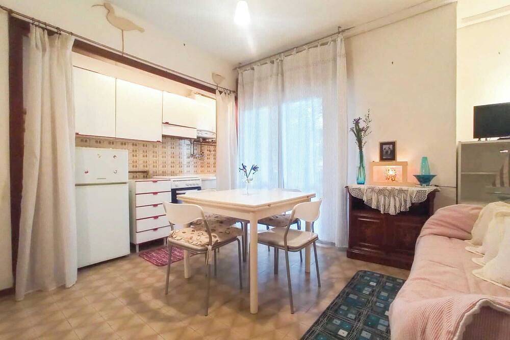 Cały apartament, Quiet apartment with parking space, 5 minutes' walk from the beach in Grado, Prowincja Gorycja