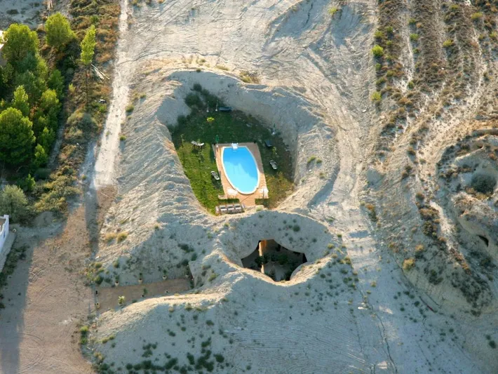 Hotel para 2 personas, con vistas además de piscina y jardín - 1