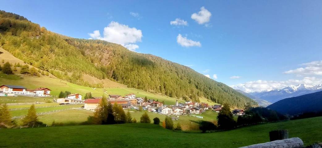Ganze Wohnung, Ferienwohnung 'Zangerlehof  Föllakopf' mit Bergblick, privater Terrasse und WLAN in Schlinig, Mals