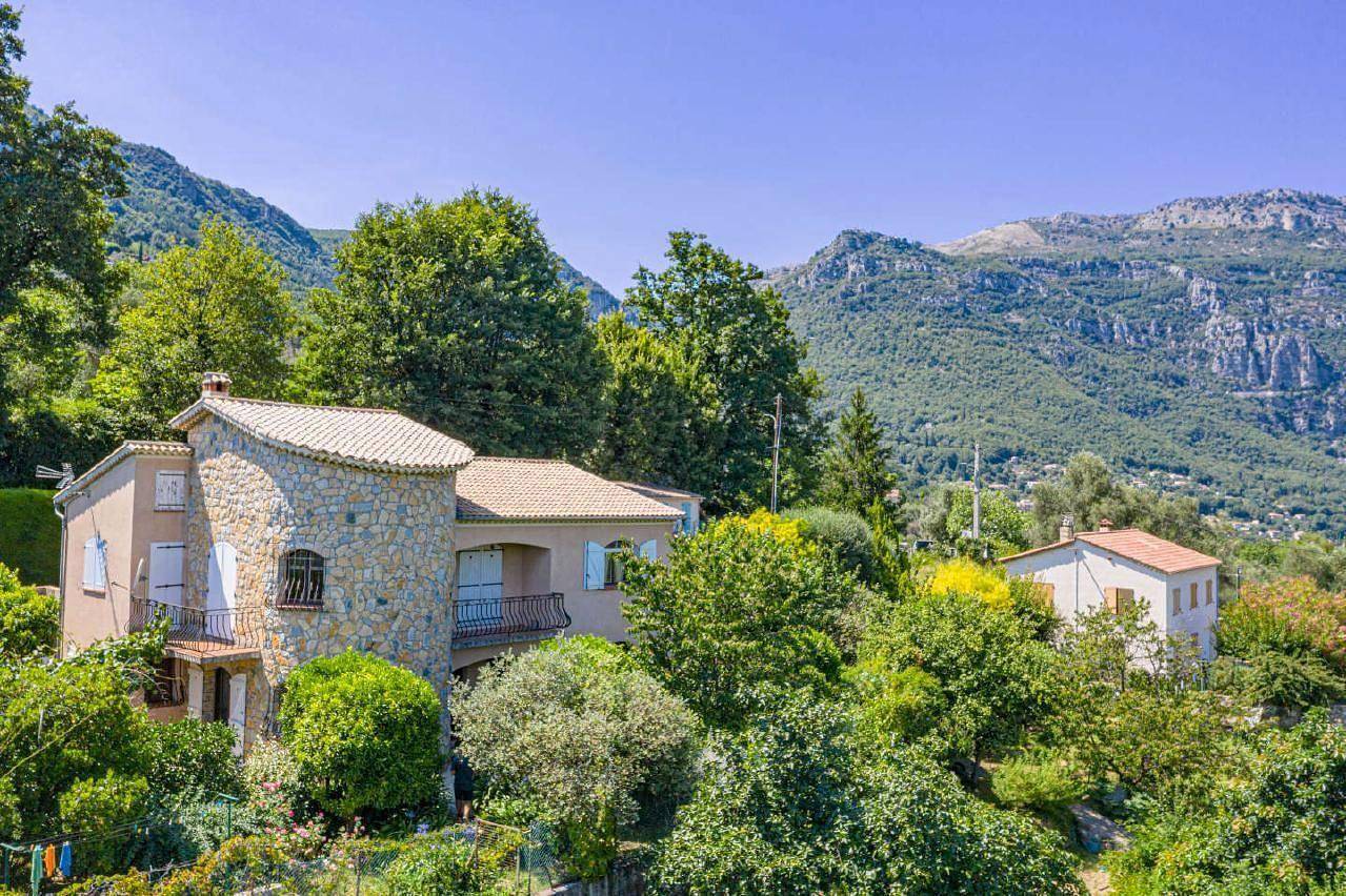Ganze Ferienwohnung, Appartement in Le Bar-Sur-Loup mit Großer Terrasse in Le Bar-sur-Loup, Cannes und Umgebung