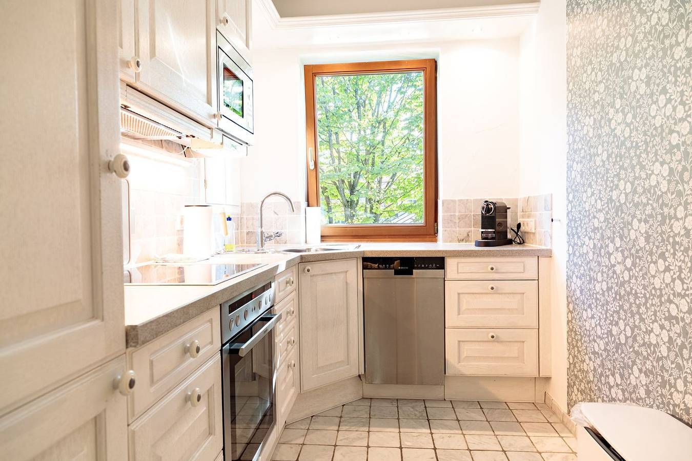 Ganze Wohnung, Neu renovierte Wohnung Gipfelglück in Zentrumsnähe in Garmisch-Partenkirchen, Bayerische Alpen