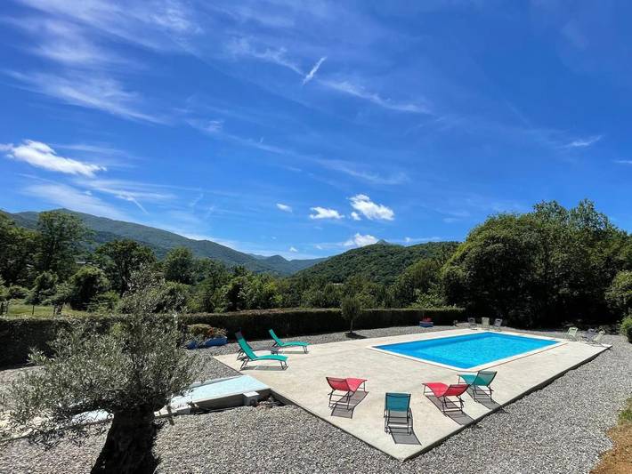 Hôtel pour 2 personnes, avec piscine ainsi que vue et jardin à Aspet - 2