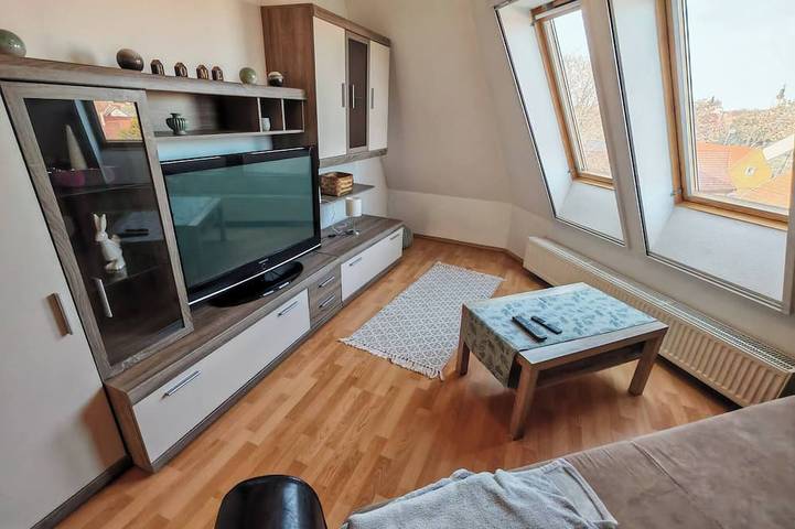 Ganze Wohnung, White Apartment – Gemütlicher und zentraler Rückzugsort mit einem Schlafzimmer in Kecskemét in Ketschkemet, Kecskeméti járás