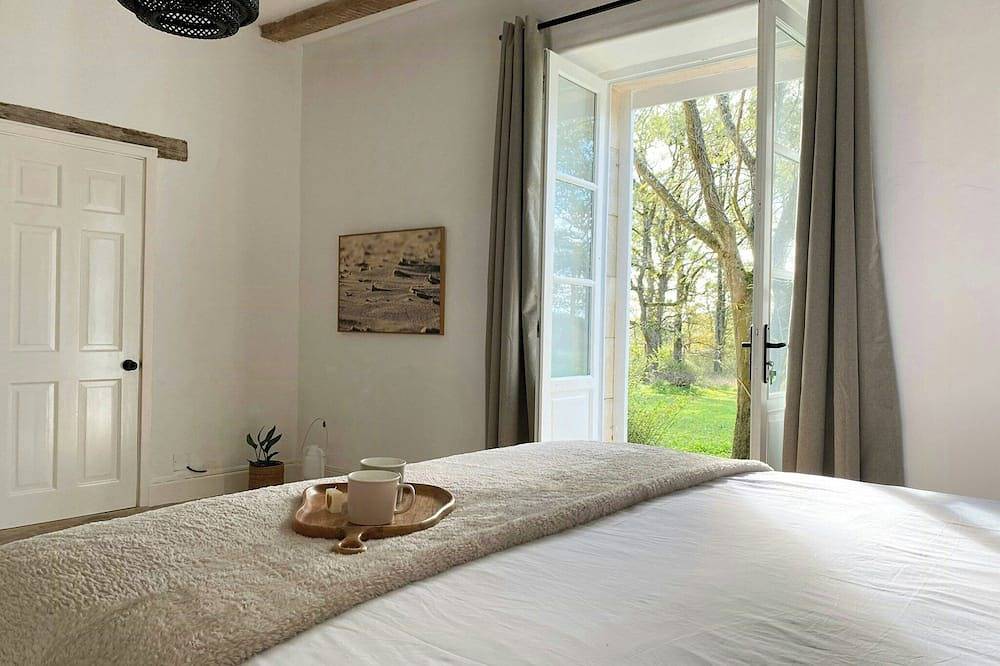Ganze Wohnung, Ruhiges Landhaus in der Nähe der Abtei Saint-Savin in Journet, Vienne