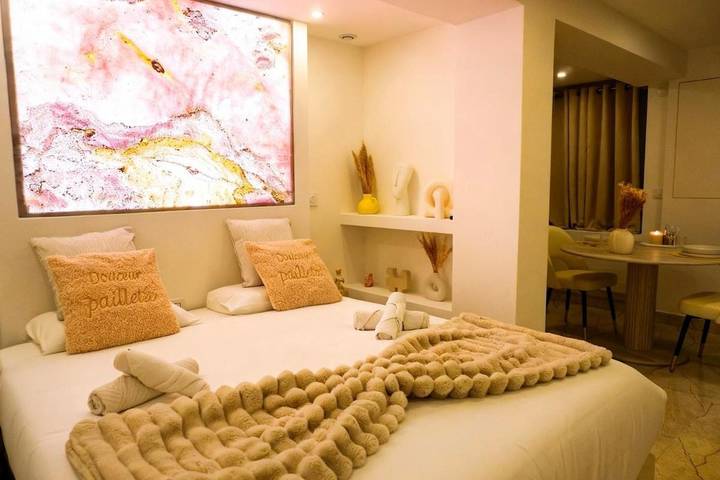 Gîte pour 2 personnes, avec jacuzzi à Wissous