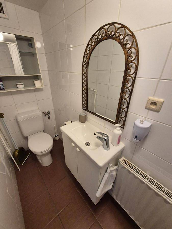 Gîte pour 2 personnes, avec terrasse à Leeuw-Saint-Pierre - 3