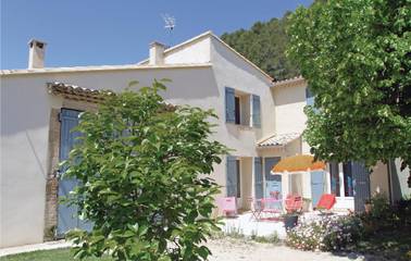 Gîte pour 6 personnes, avec terrasse ainsi que jardin et piscine à Mérindol