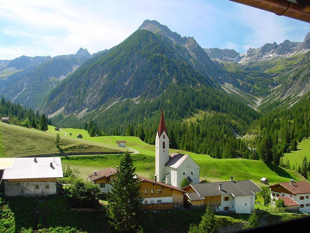 Ganze Ferienwohnung, 85 qm Naturparkchalet,unteres, 2 Schlafzimmer in Gramais, Außerfern