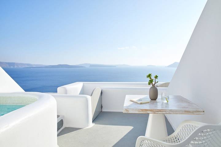Villa pour 2 personnes, avec terrasse ainsi que piscine et vue sur l’océan à Oia