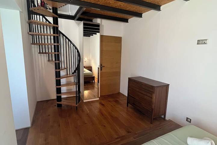 Location de vacances pour 12 personnes, avec terrasse et jardin à Saint-Victor-la-Coste - 4