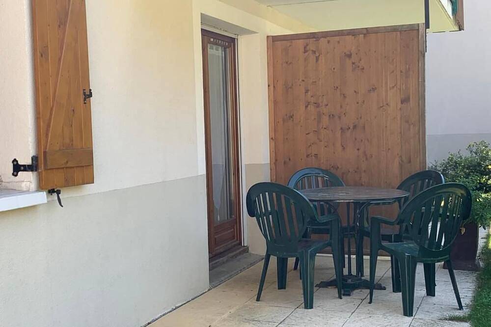 Ganze Wohnung, Cosy 1 Br apartment with swimming pools, tennis, sauna, 5 mn from Annecy's lake. in Giez, Parc naturel régional du Massif des Bauges