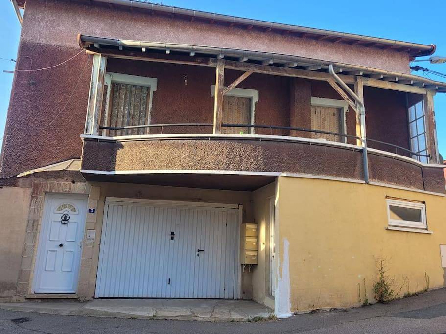 Appartement entier, Logement avec grand balcon dans le Brionnais in Chauffailles, Région de Charolles