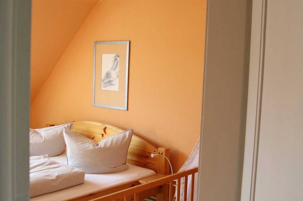 Entire apartment, Vacation apartment Carline - top floor in Dessau, Dessau-Wörlitz Gartenreich