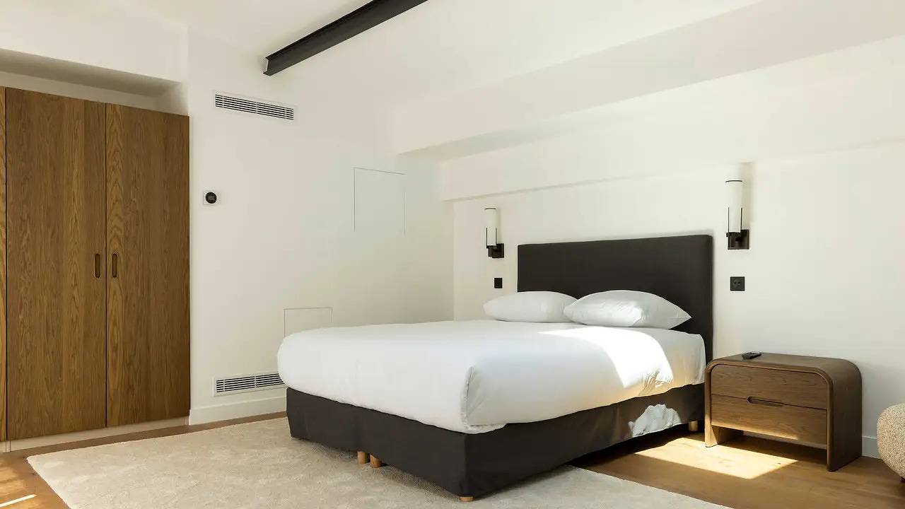 Entire holiday apartment, Ferienwohnung für 9 Personen (150 m²) in Levallois-Perret, Hauts-de-Seine