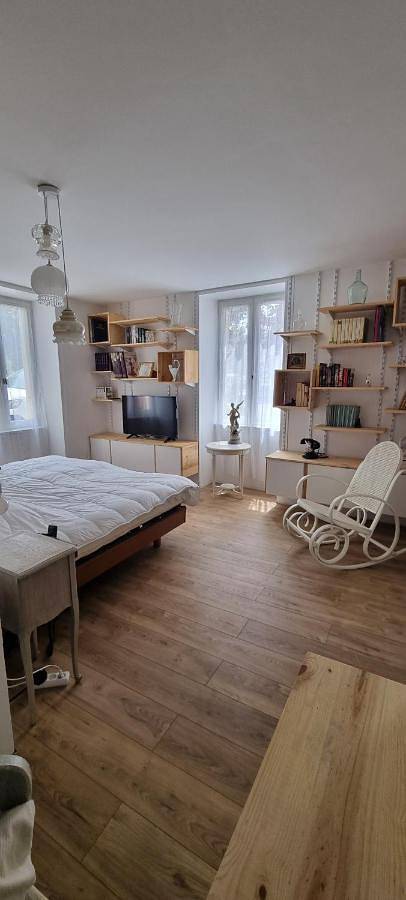 Gîte pour 2 personnes, avec Terrasse et Jardin à Javerlhac-et-la-Chapelle-Saint-Robert