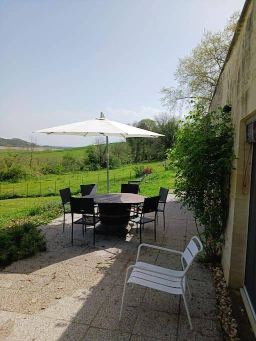 Location de vacances pour 4 personnes, avec vue ainsi que piscine et jardin à Montaut (Dordogne) - 4
