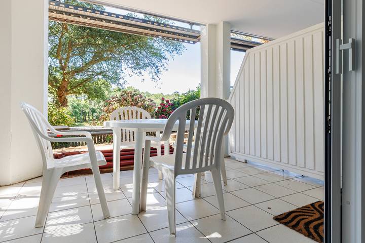 Appartement entier, Appartement en rez-de-chaussée, avec piscine, terrasse & jardin in Moliets-et-Maa, Côte d’Argent