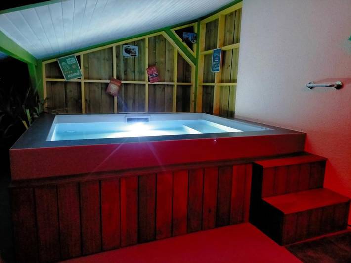 Location de vacances pour 2 personnes, avec jacuzzi et jardin à Brach - 2