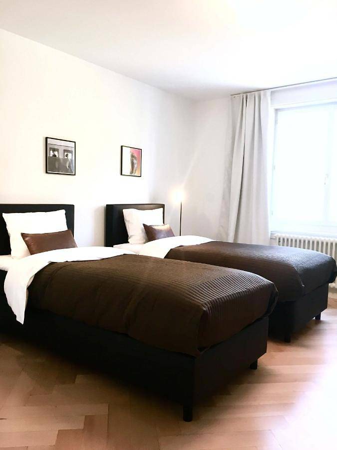 Double Room with Shared Bathroom in Zürich, Bezirk Zürich