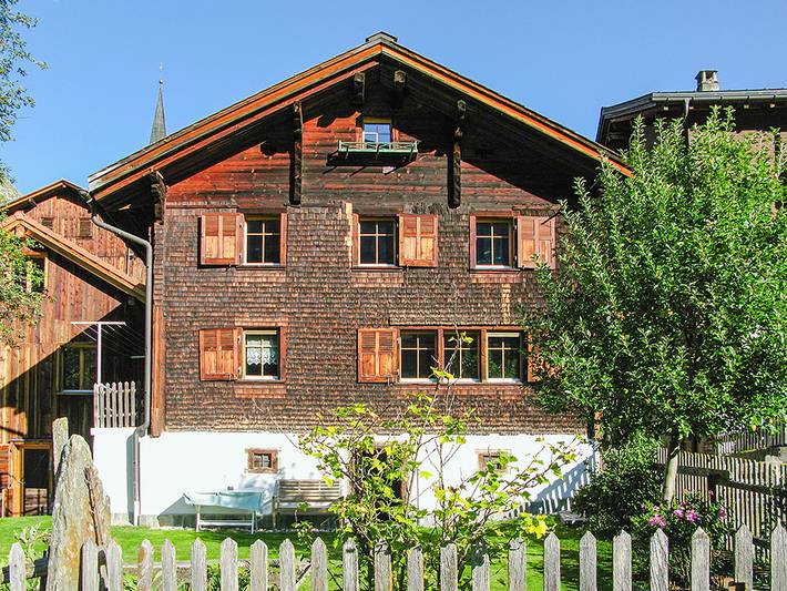 Ferienhaus für 6 Personen, mit Balkon und Ausblick in Graubünden