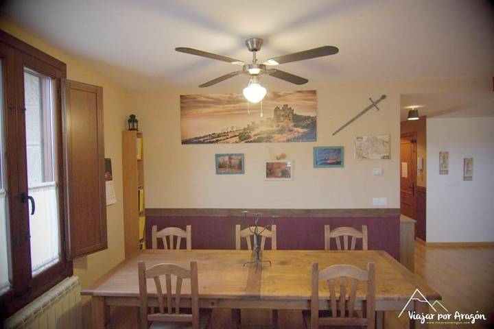 Gîte pour 4 personnes, avec vue et balcon à Ayerbe - 2