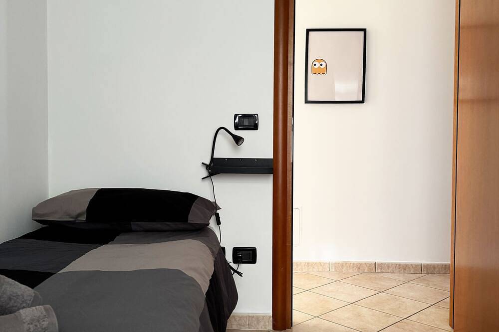 Appartement entier, Family-friendly apartment 4 km from the airport and a 20-minute train ride from Roma Termini in Ciampino, Parco Regionale dei Castelli Romani