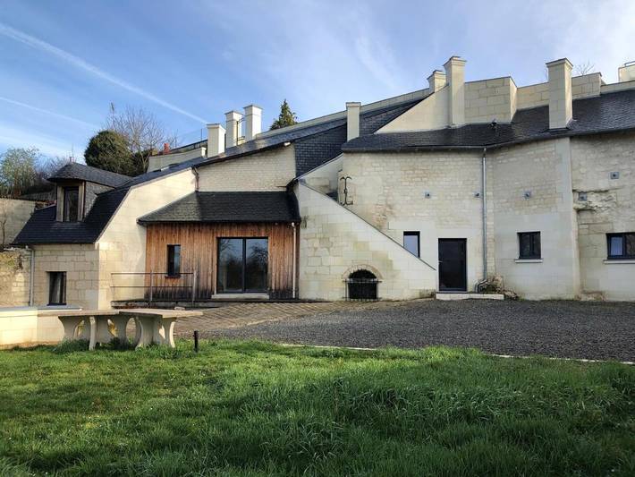 Location de vacances pour 8 personnes, avec terrasse à Chacé