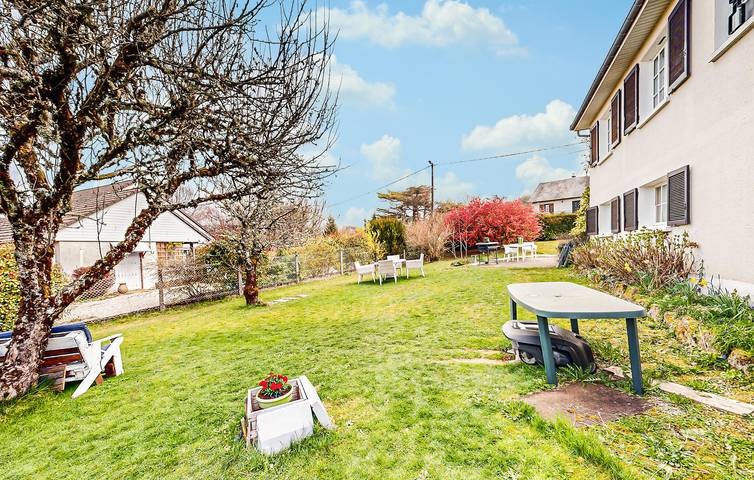 Ganze Ferienwohnung, Gemütliche Wohnung mit Parkplatz und Garten 1 km von Treignac entfernt in Treignac, Tulle und Umgebung