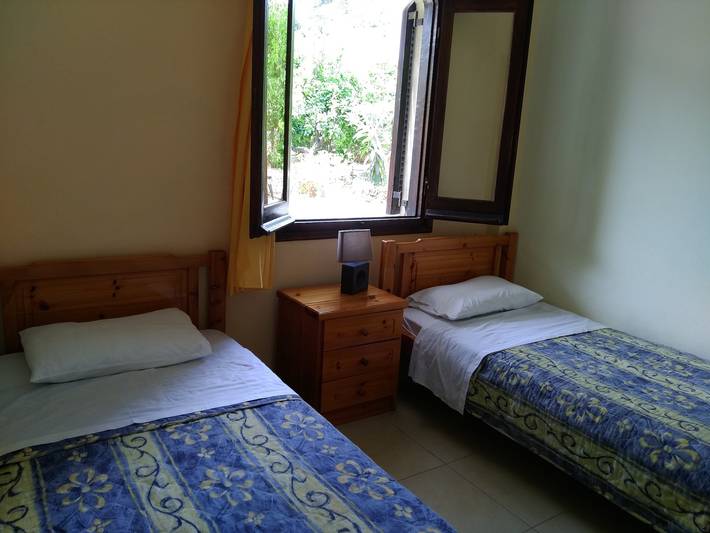 Spaceful apartment with veranda 'n garden in Almyros Beach (Agios Nikolaos), Lasithi