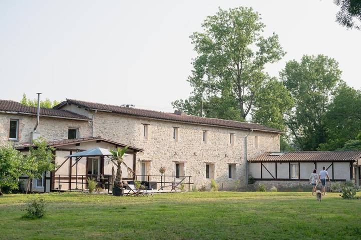 Chambre d’hôte pour 2 personnes, avec Terrasse ainsi que Jardin et Vue à Duras
