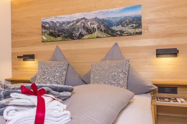 Geheel vakantieappartement, Suite, douche, Wc, 2 slaapkamers in Mittelberg, Kleinwalsertal