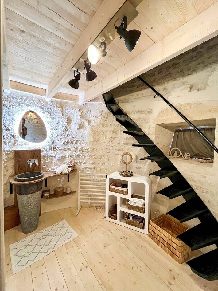 Location de vacances pour 2 personnes, avec jacuzzi et jardin à La Jarrie - 3