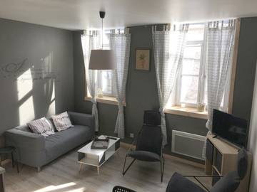 Gîte pour 4 personnes, avec terrasse et vue dans Office De Tourisme Ardenne Rive De Meuse