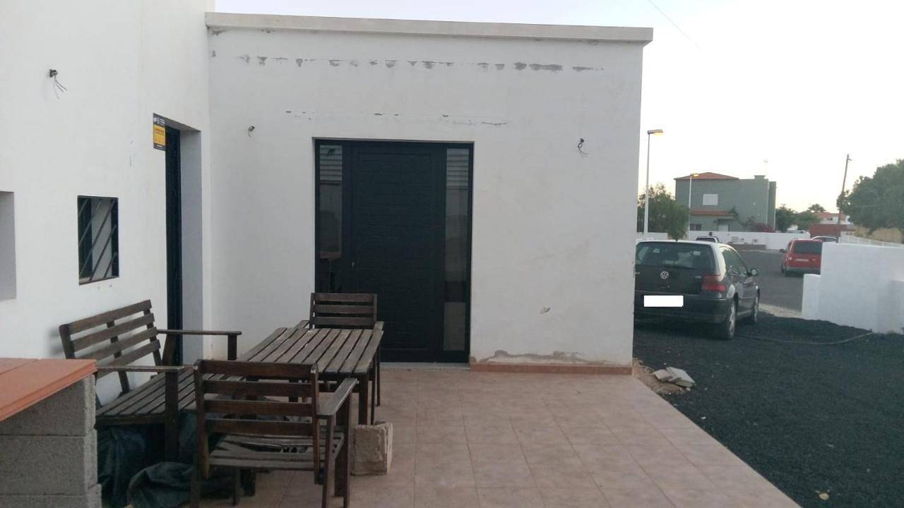 Three-Bedroom House in Tarajalejo, Tuineje
