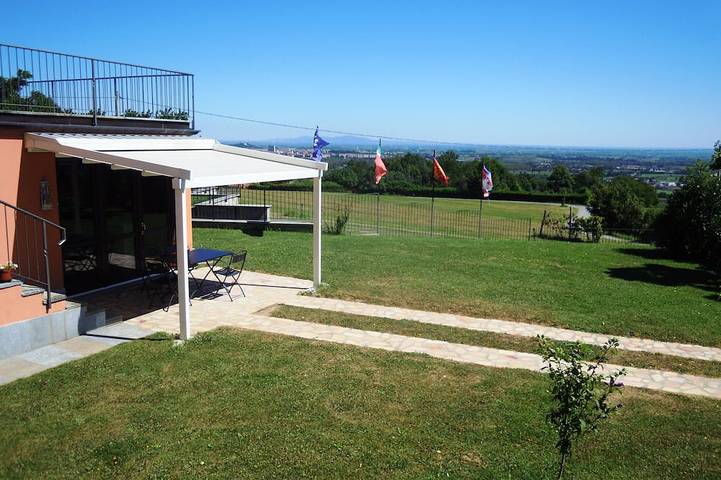 Agriturismo per 2 persone, con piscina e idromassaggio nonché giardino e balcone in Provincia di Torino