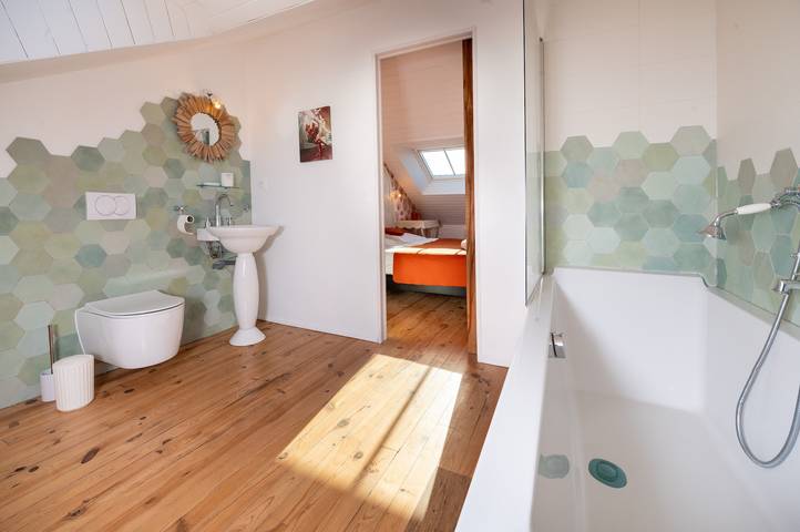 The Artist's Studio – Zen Charm! Beaches and Shops in Carnac, Côte des Mégalithes