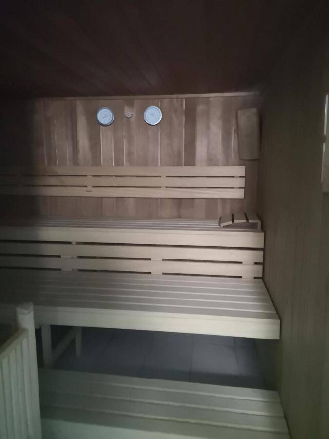 Gîte pour 4 personnes, avec piscine ainsi que jardin et sauna, animaux acceptés à Levernois - 2
