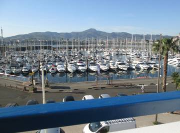 Gîte pour 4 personnes, avec piscine et balcon dans Thalassotherapie Serge Blanco Hendaye