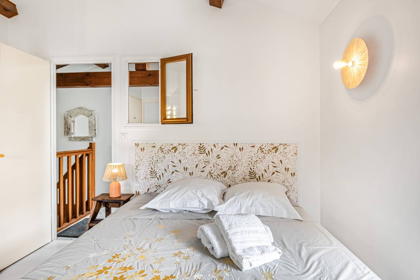 Chambre d’hôtes dans le Beaujolais avec terrasse et jardin partagés. Wi-Fi et parking gratuits in Saint-Julien (Rhône), Beaujolais