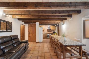 Finca for 12 People in Puig-reig, Barcelona Province, Photo 4