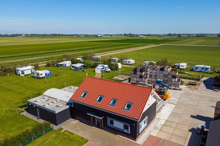 Ferienhaus für 2 Personen, mit Terrasse und Balkon/Terrasse