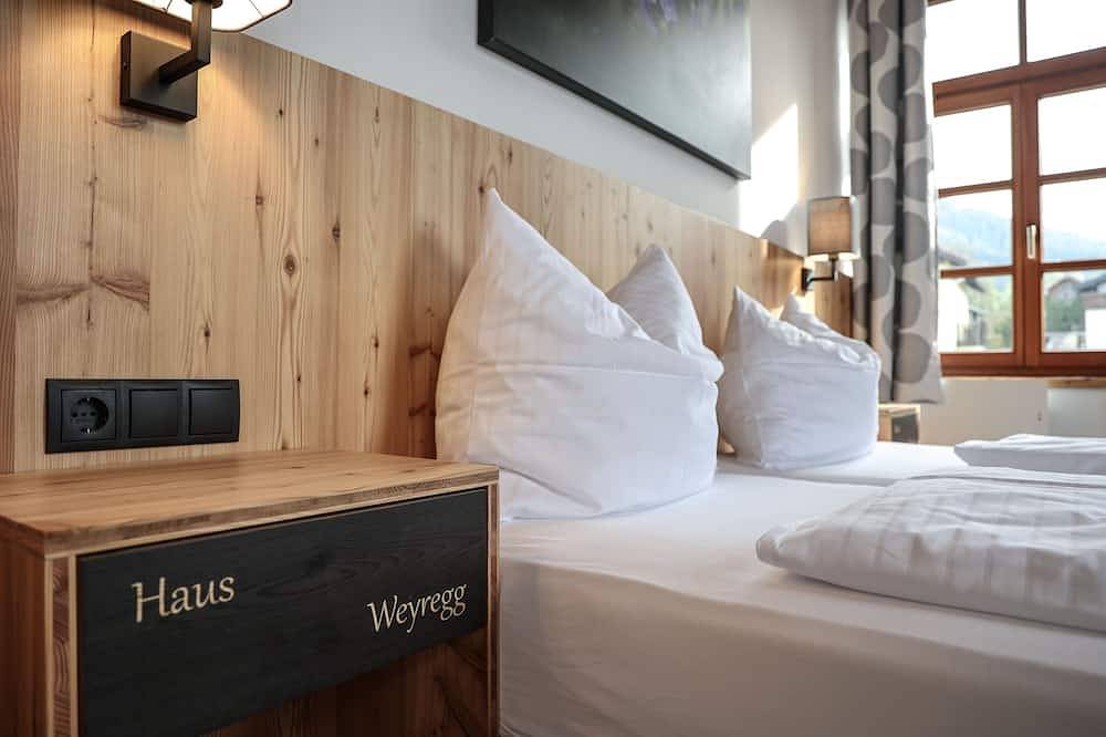 Standardzimmer - Haus Weyregg - Frühstückspension in Weyregg am Attersee, Bezirk Vöcklabruck