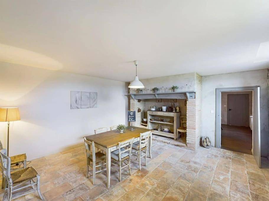 Three-Bedroom Holiday Home in Nègrepelisse, Tarn-et-Garonne