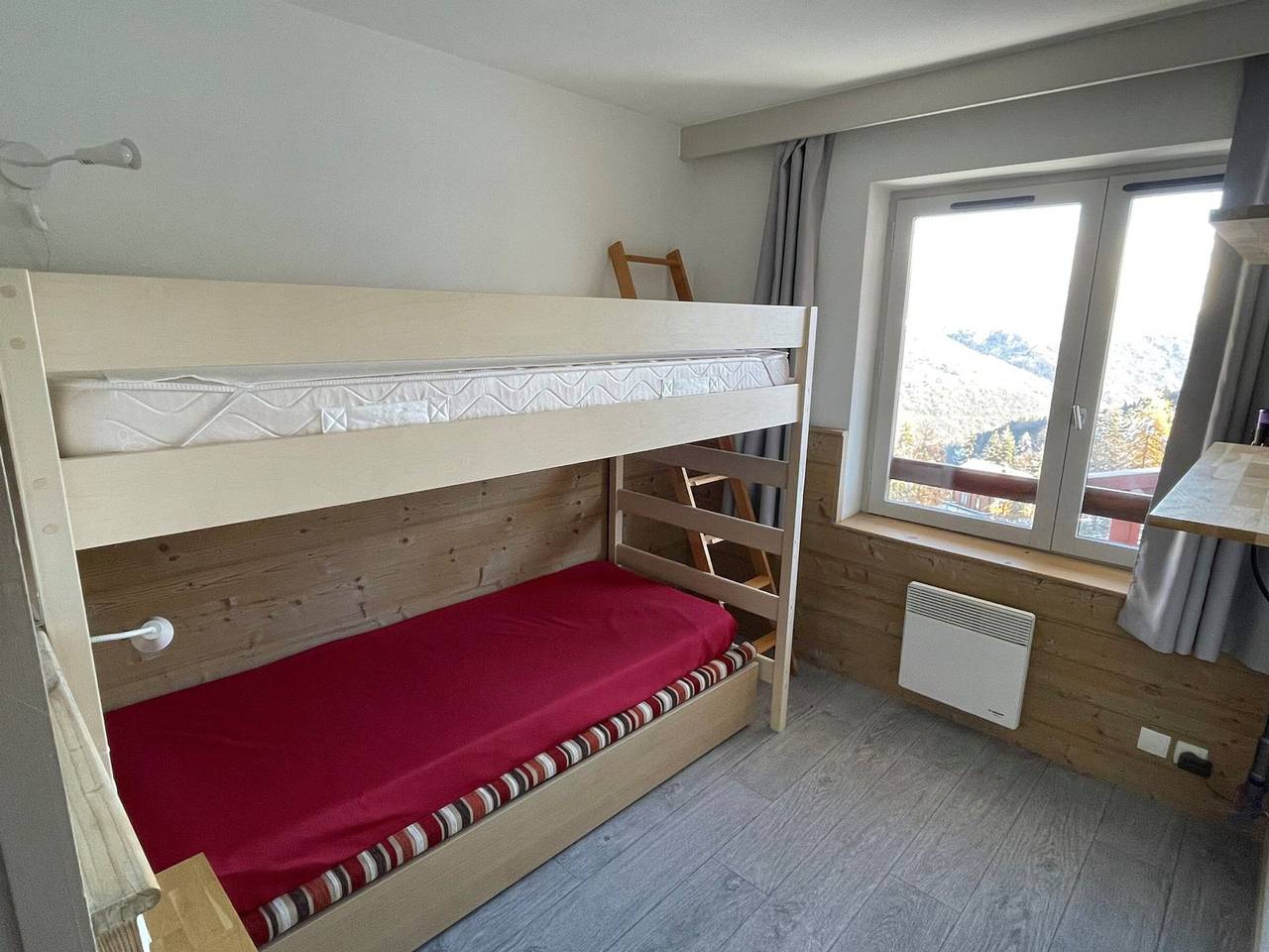 Ganze Wohnung, Charmante 2-Zimmer Wohnung, nah an Annehmlichkeiten, Haustiere erlaubt, Wlan, Balkon in La Tania, La Perrière
