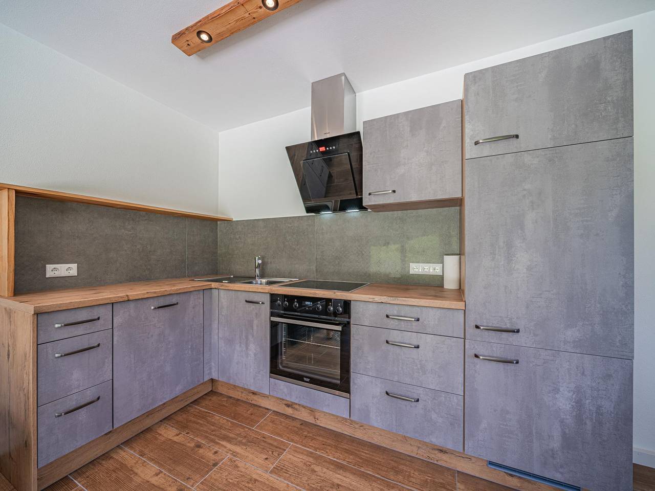 Ganze Wohnung, Stilvolle Ferienwohnung in ruhiger Naturlage in Zillertaler Alpen