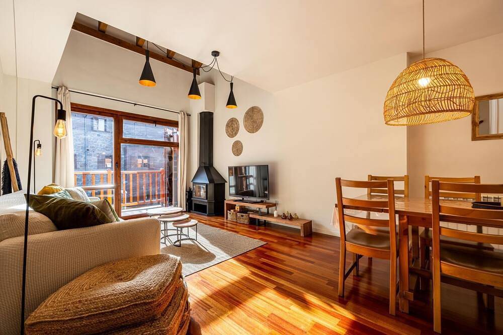 Entire apartment, Perfect refuge in Puigcerdà, La Cerdanya in Puigcerdà, Catalan Pyrenees